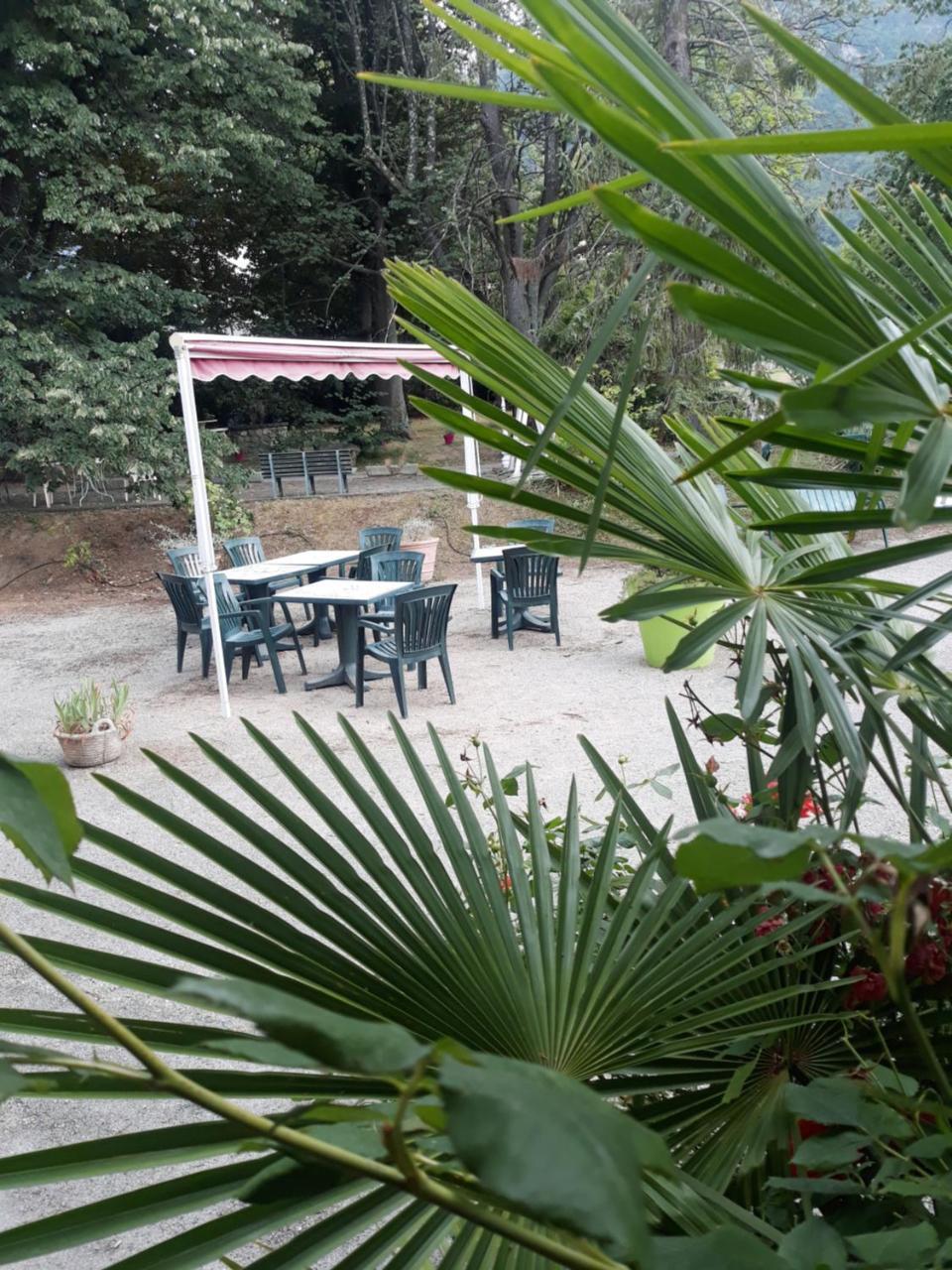 Hotel Le Mas Fleuri Vernet-les-Bains Exterior foto